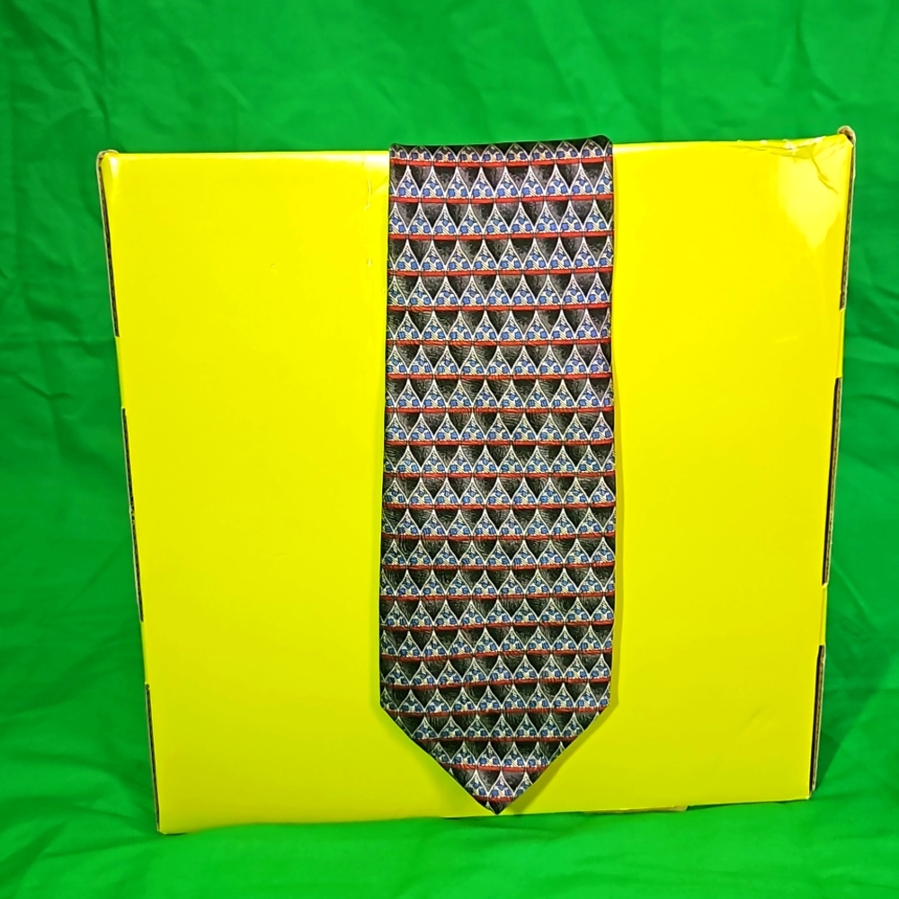 Mondo Uomo silk made in Italy tie